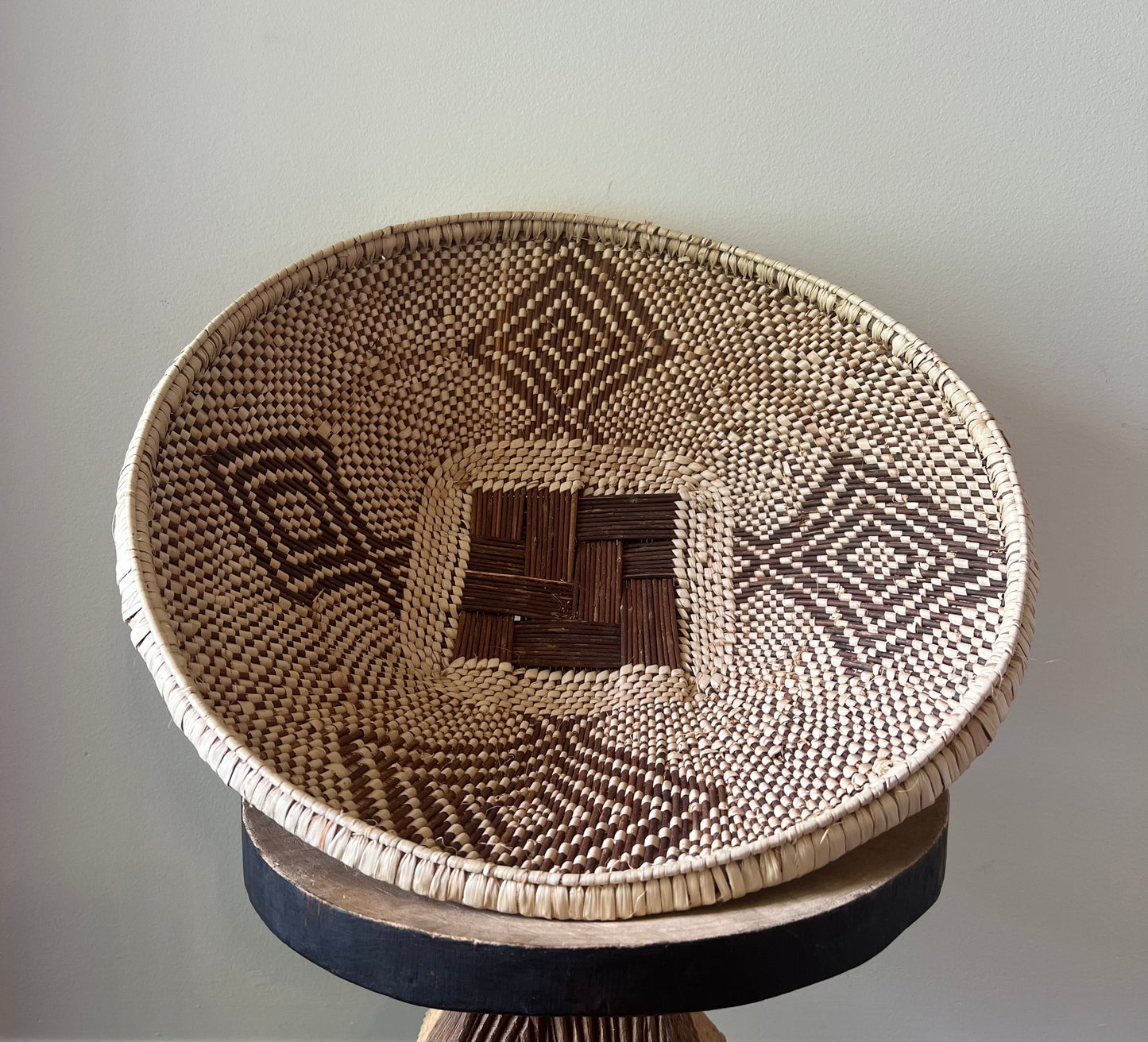 Tonga Wall basket 13’’